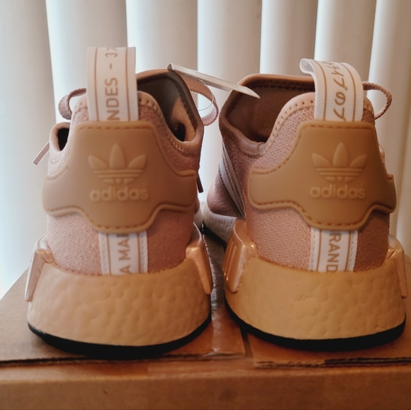 Adidas Originals NMD R1 Women's Size 7.5 Sneakers. New - Picture 3 of 11